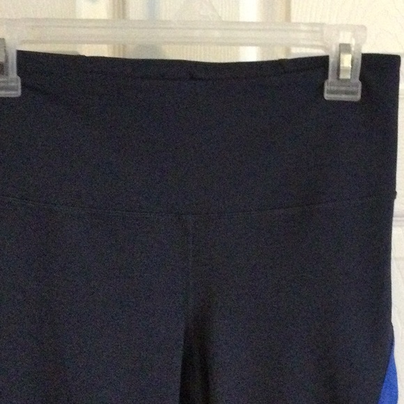Old Navy Active Leggings Medium - Picture 2 of 6